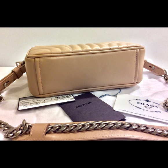 ⭐️SOLD⭐️$1250Prada Diagramme Crossbody Camera Bag - Picture 6 of 8